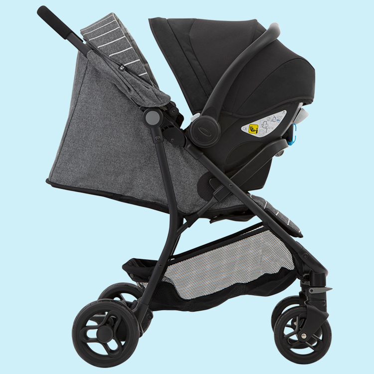 Graco Breaze Lite 2 con la silla portabebés SnugEssentials i-Size acoplada