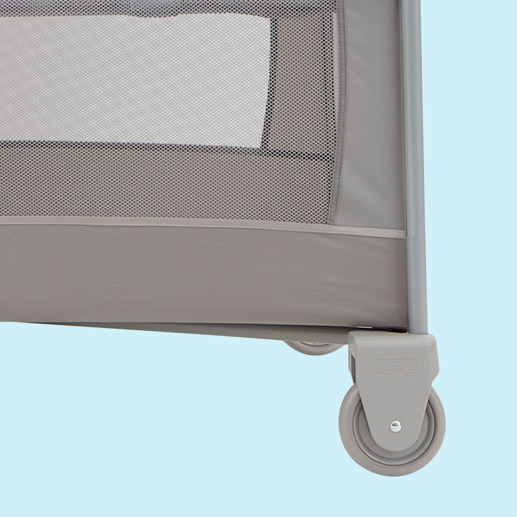 Close up of the two wheels on Graco's Contour Bassinet