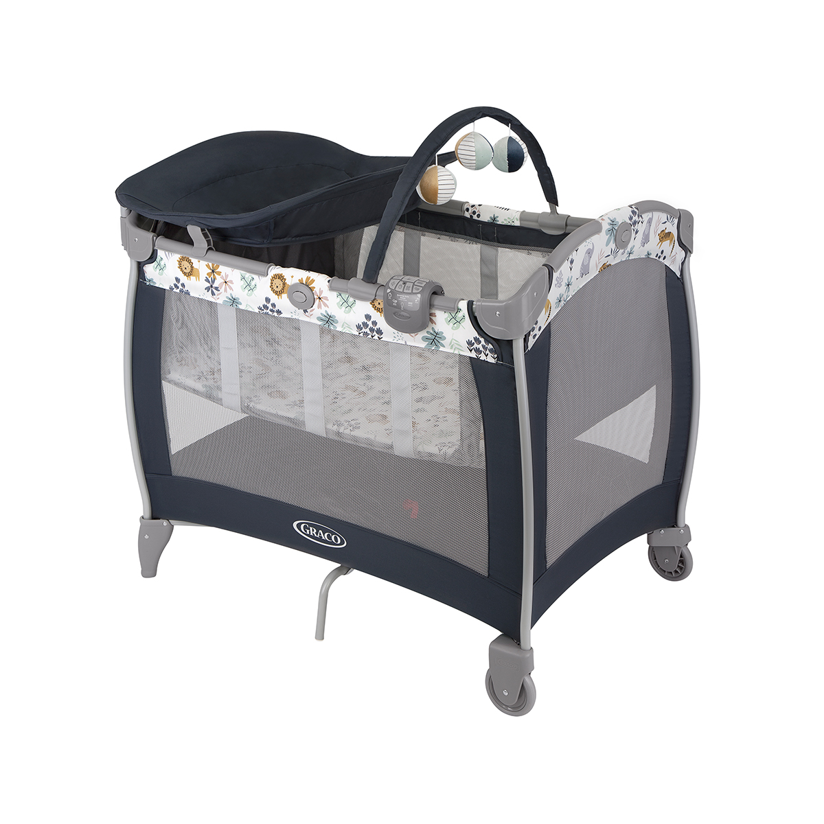 Graco Contour® Electra met verwijderbare verhoger en aankleedtafel driekwart hoek
