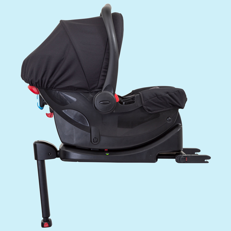 Vista lateral de la base para silla de coche Graco IsoFamily i-Size ISOFIX con la silla de coche Graco SnugEssentials